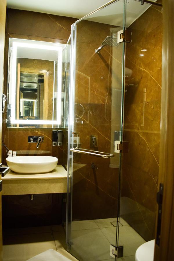 Pride Hotel And Resort Рішикеш Екстер'єр фото