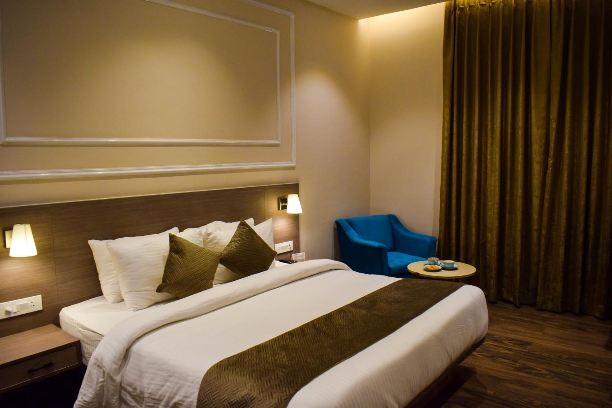 Pride Hotel And Resort Рішикеш Екстер'єр фото