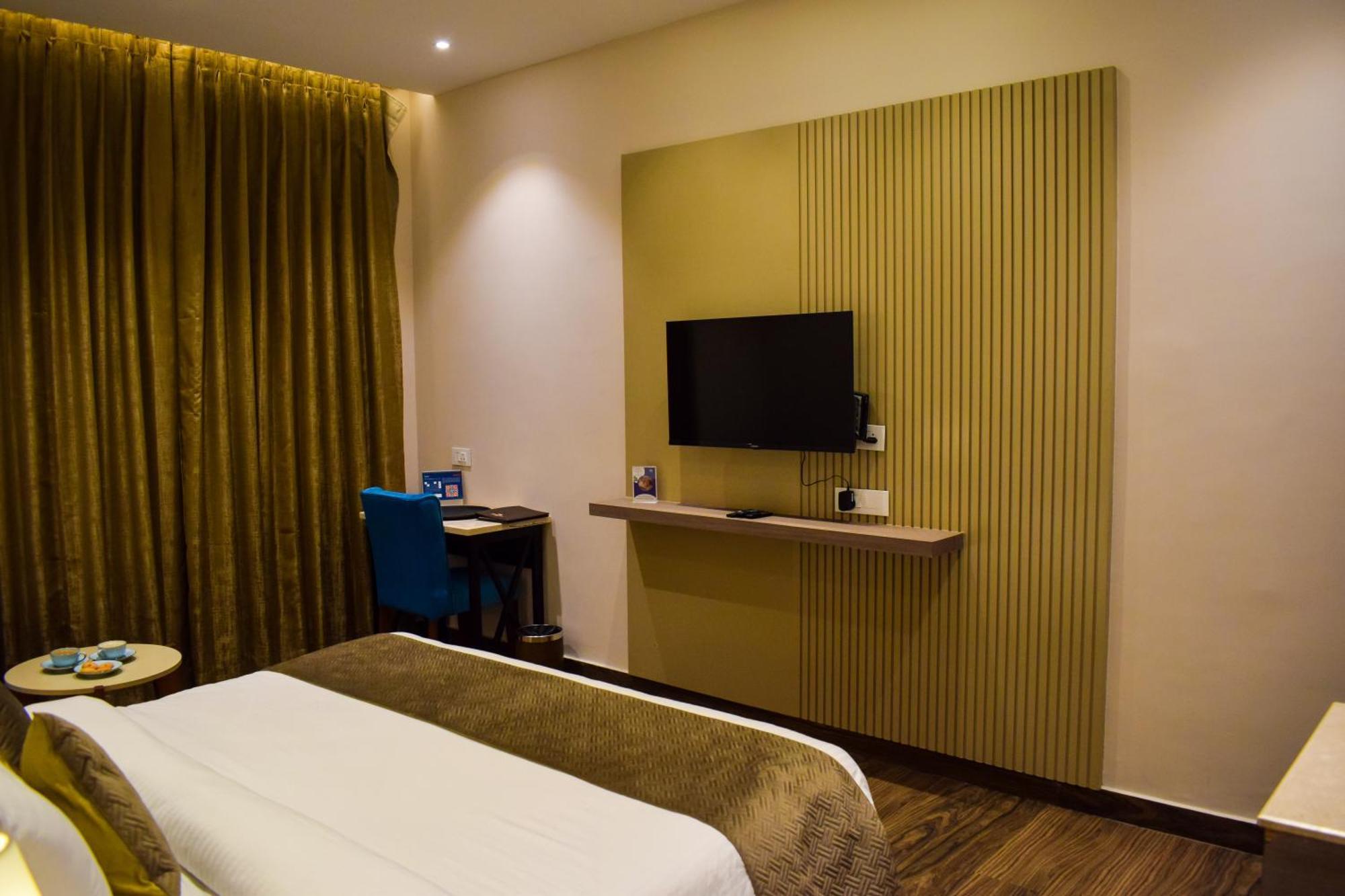 Pride Hotel And Resort Рішикеш Екстер'єр фото